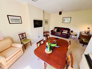 12 Hays Park_Sitting Room (2)- click for photo gallery